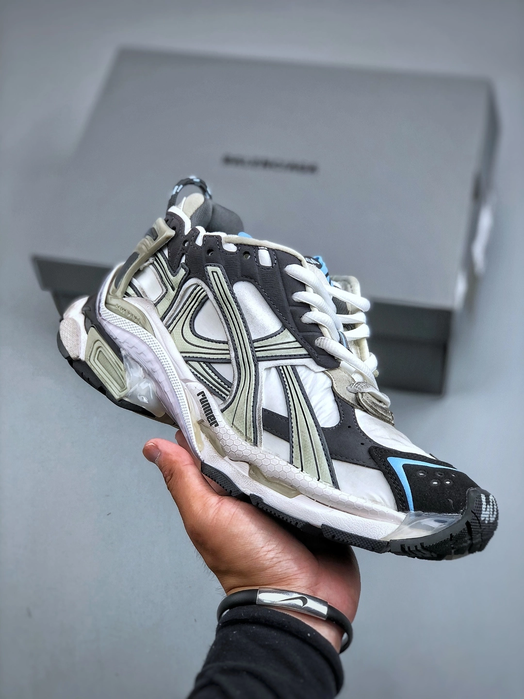 バレンシアガ ランナー スニーカー「Runner Sneaker」