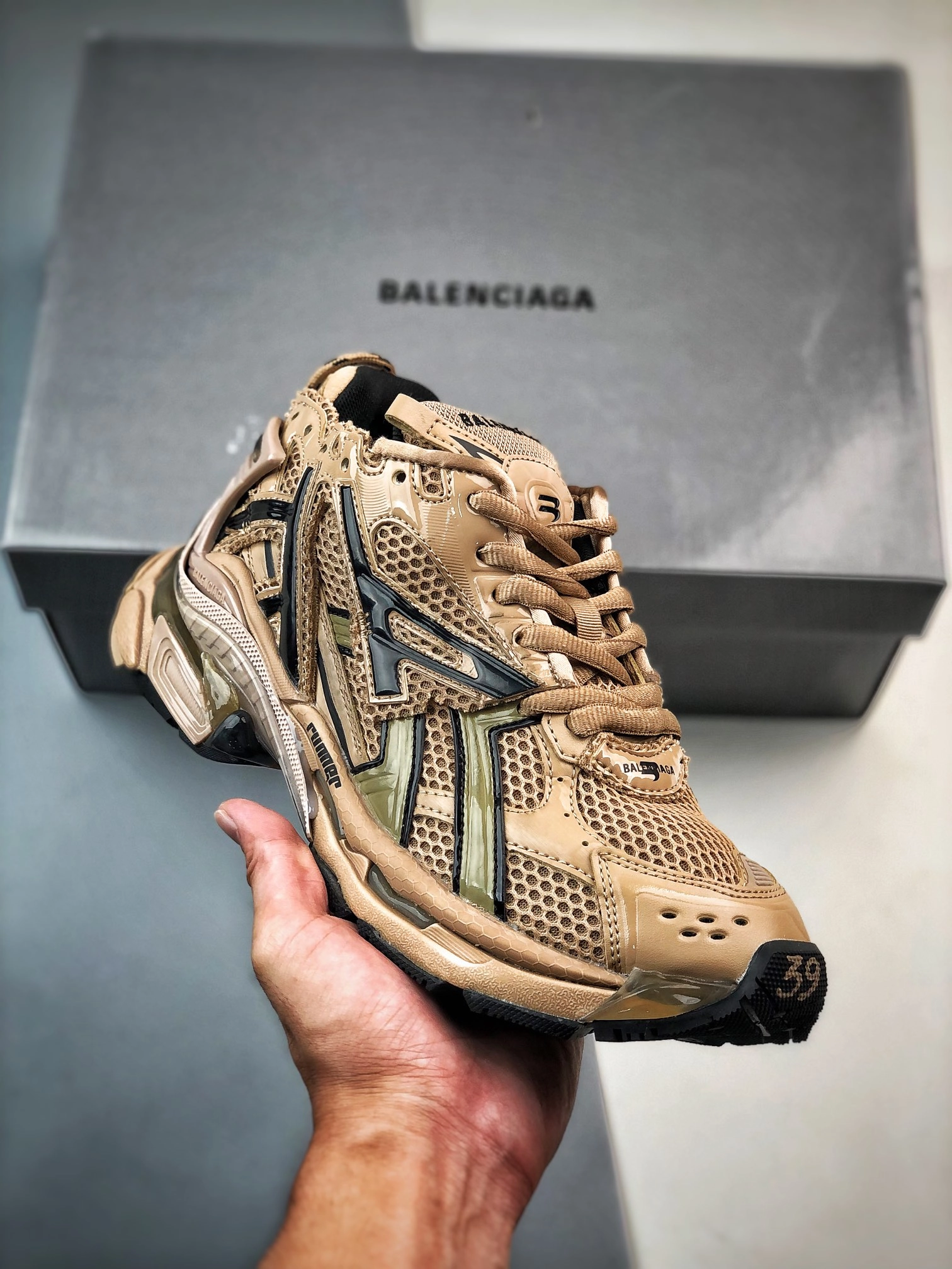バレンシアガ ランナー スニーカー「Runner Sneaker」