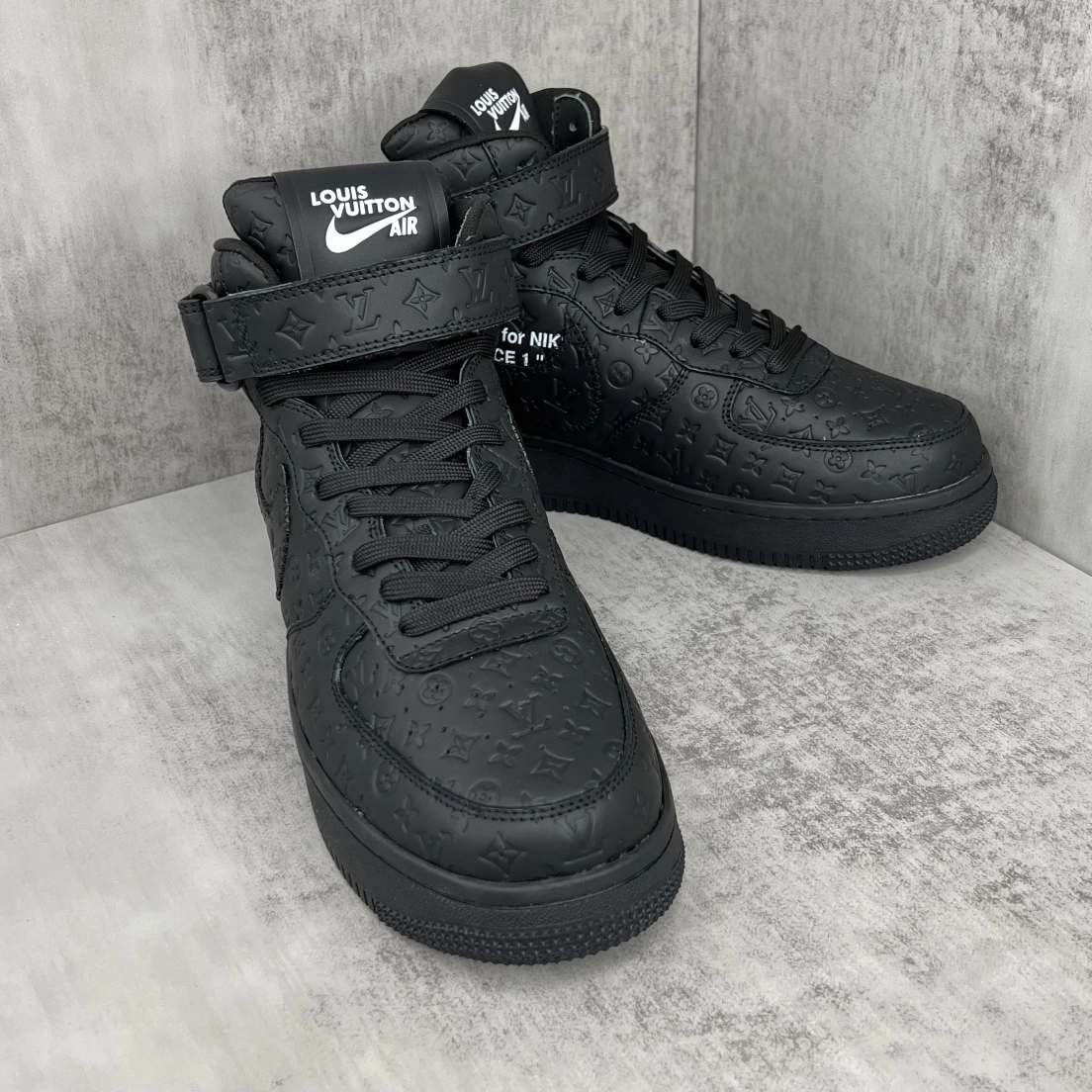 ルイ・ヴィトン × ナイキ Air Force 1 Mid コラボ限定 ミッドカットトレンドスニーカー「LV Nike」