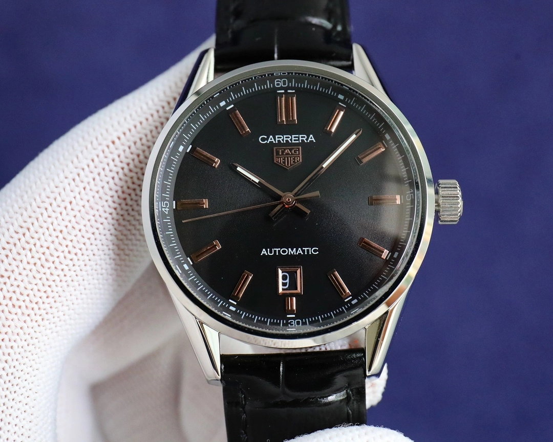 タグ・ホイヤー「TAG Heuer」 カレラ クロノグラフ カレンダー メンズウォッチ40MM