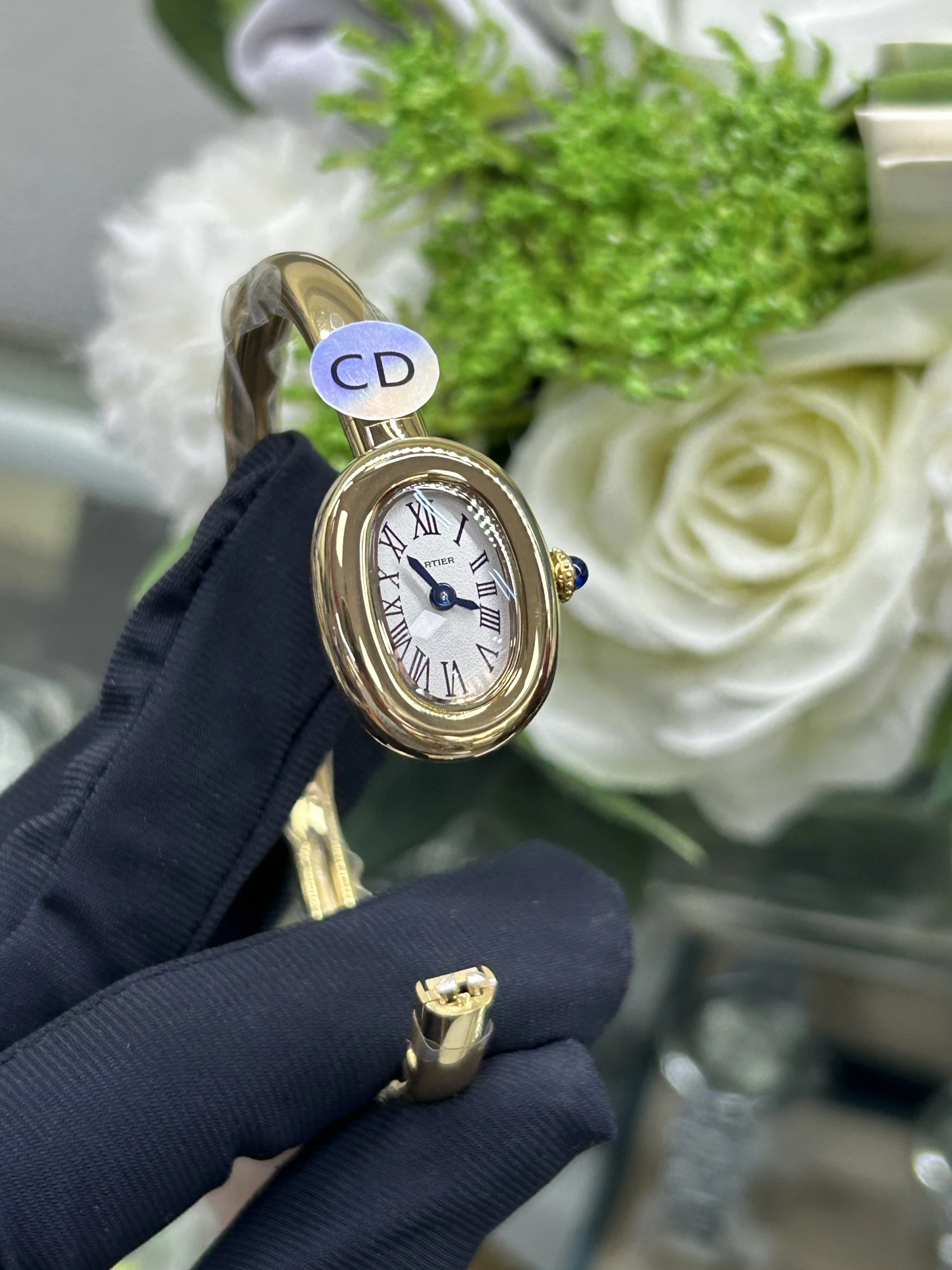 カルティエ「Cartier」バニュール ミディアム クォーツ 腕時計32mm