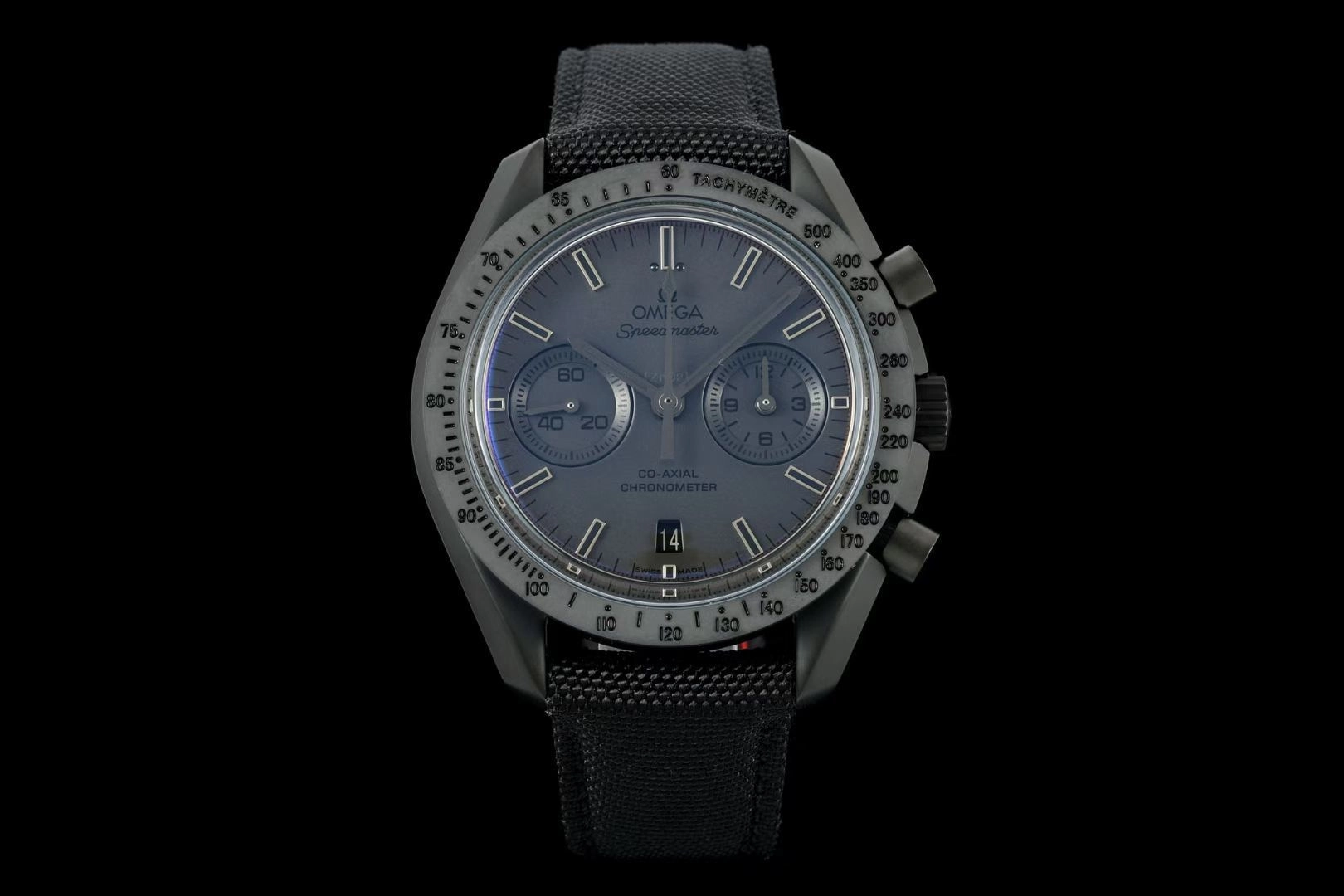 オメガ ダークサイド オブ ザ ムーン 44.25mm