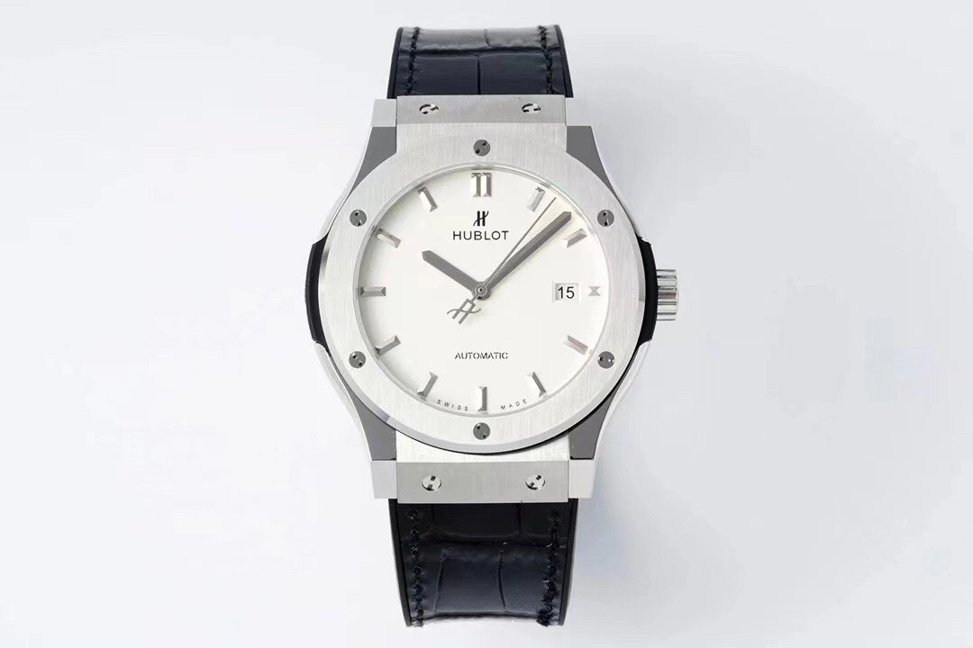 ウブロ クラシック フュージョン 42mm