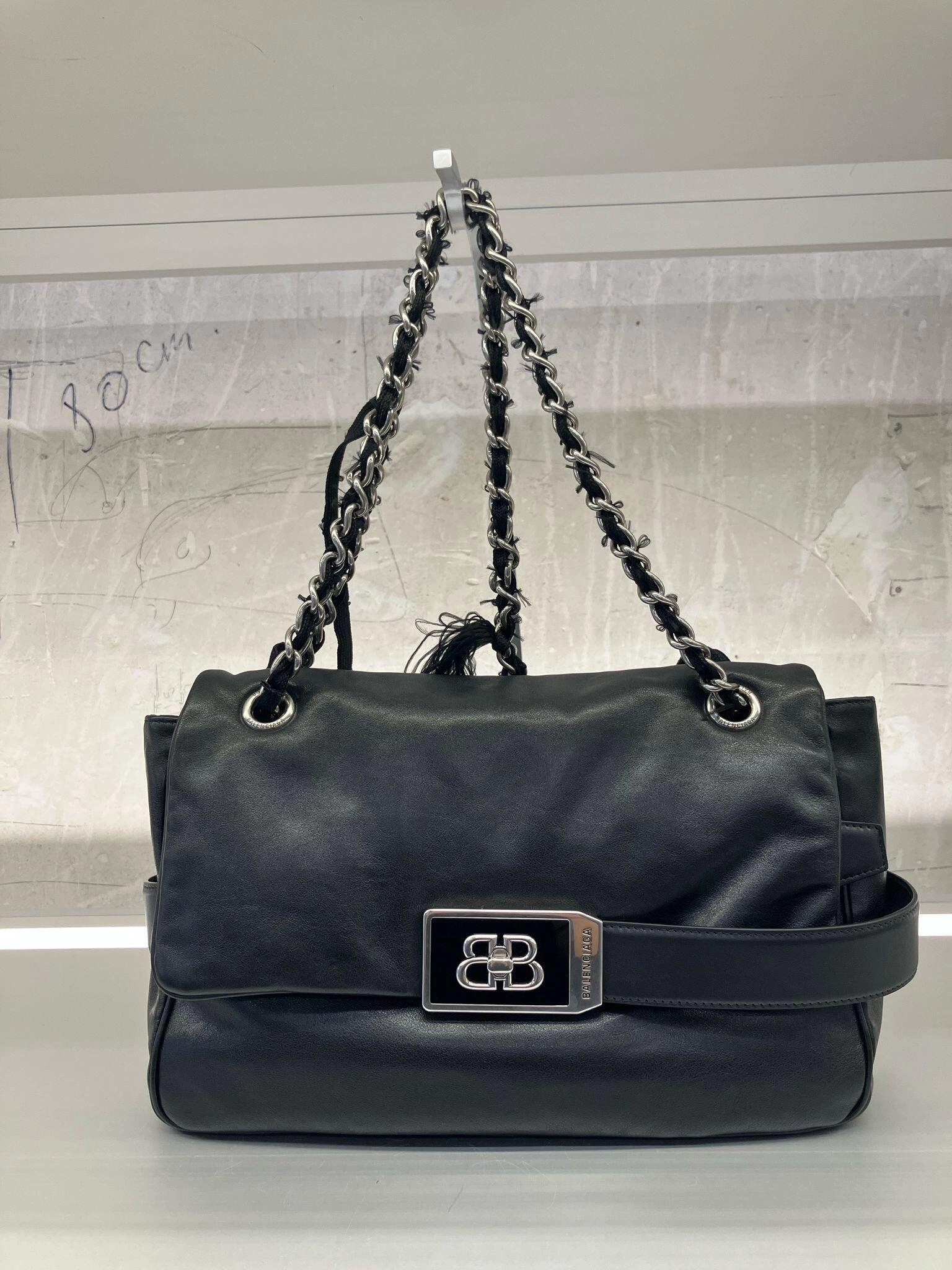 バレンシアガ「Balenciaga」 MoDu ショルダーバッグ