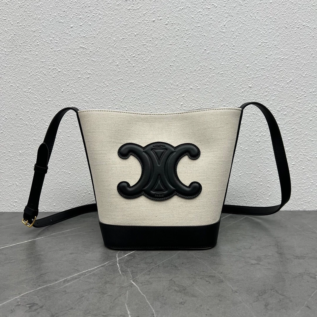 セリーヌ「Celine」2022 CUIR TRIOMPHE バケットバッグ