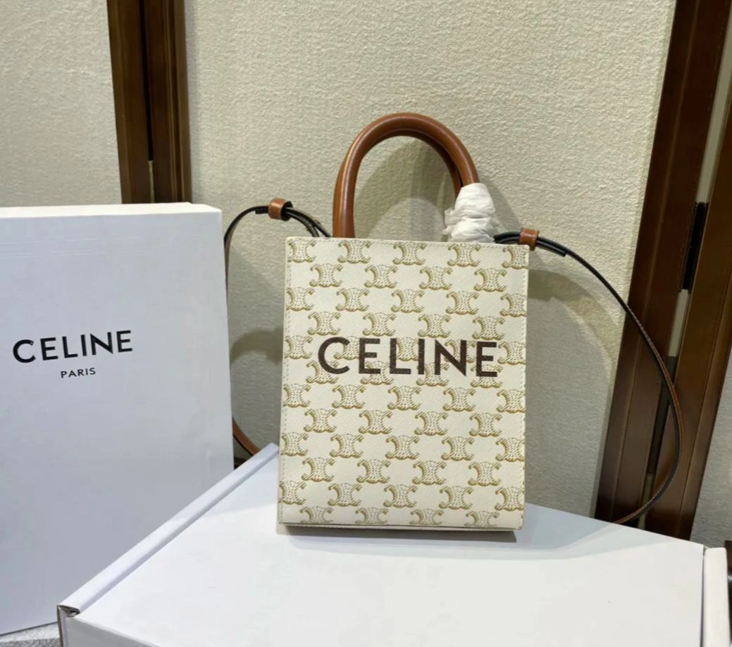 セリーヌ「Celine」Triomphe Mini Cabas ショルダーバッグ