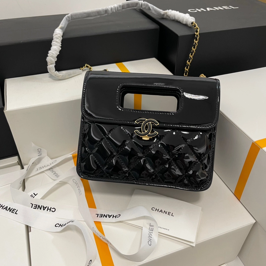 シャネル「Chanel」23S パテントレザー フラップバッグ