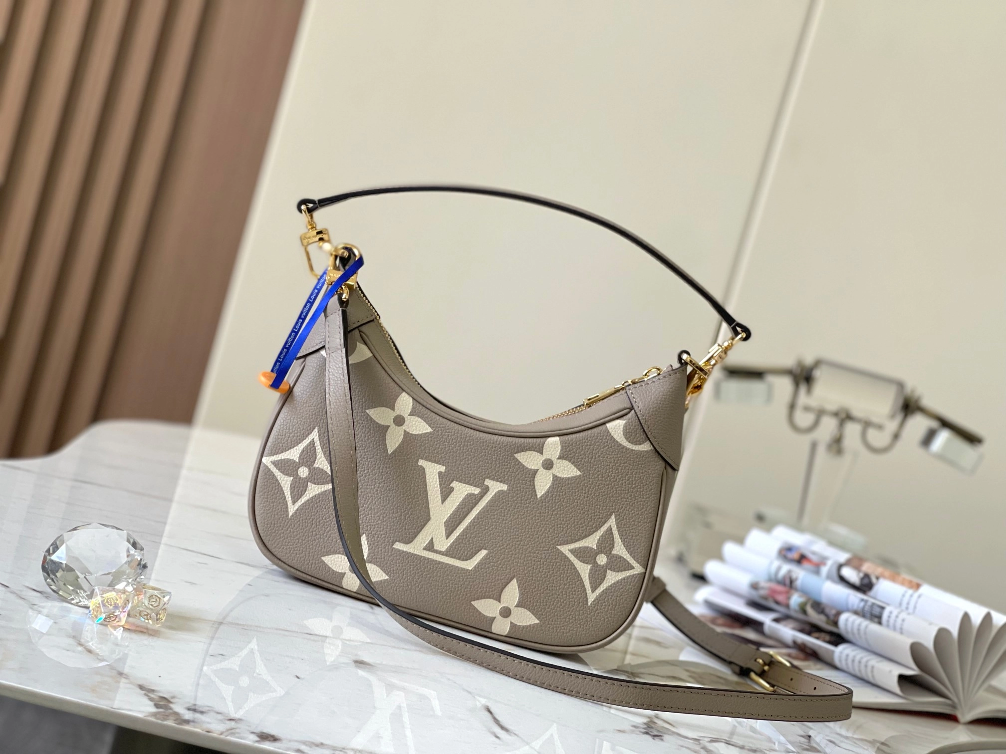 ルイ・ヴィトン「Louis Vuitton」Monogram Empreinte エンボス加工柄のハンドバッグ
