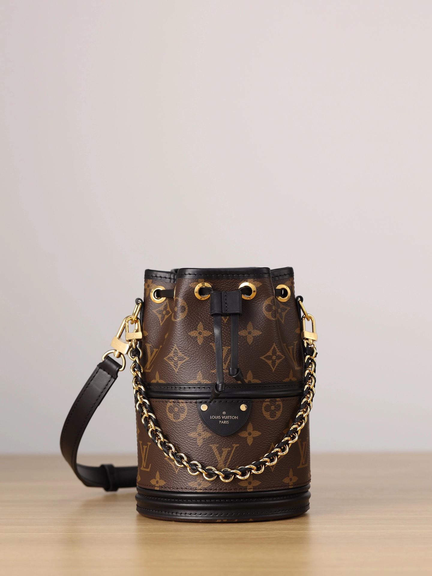 ルイ・ヴィトン「Louis Vuitton」チェーン CANOÉ ハンドバッグ