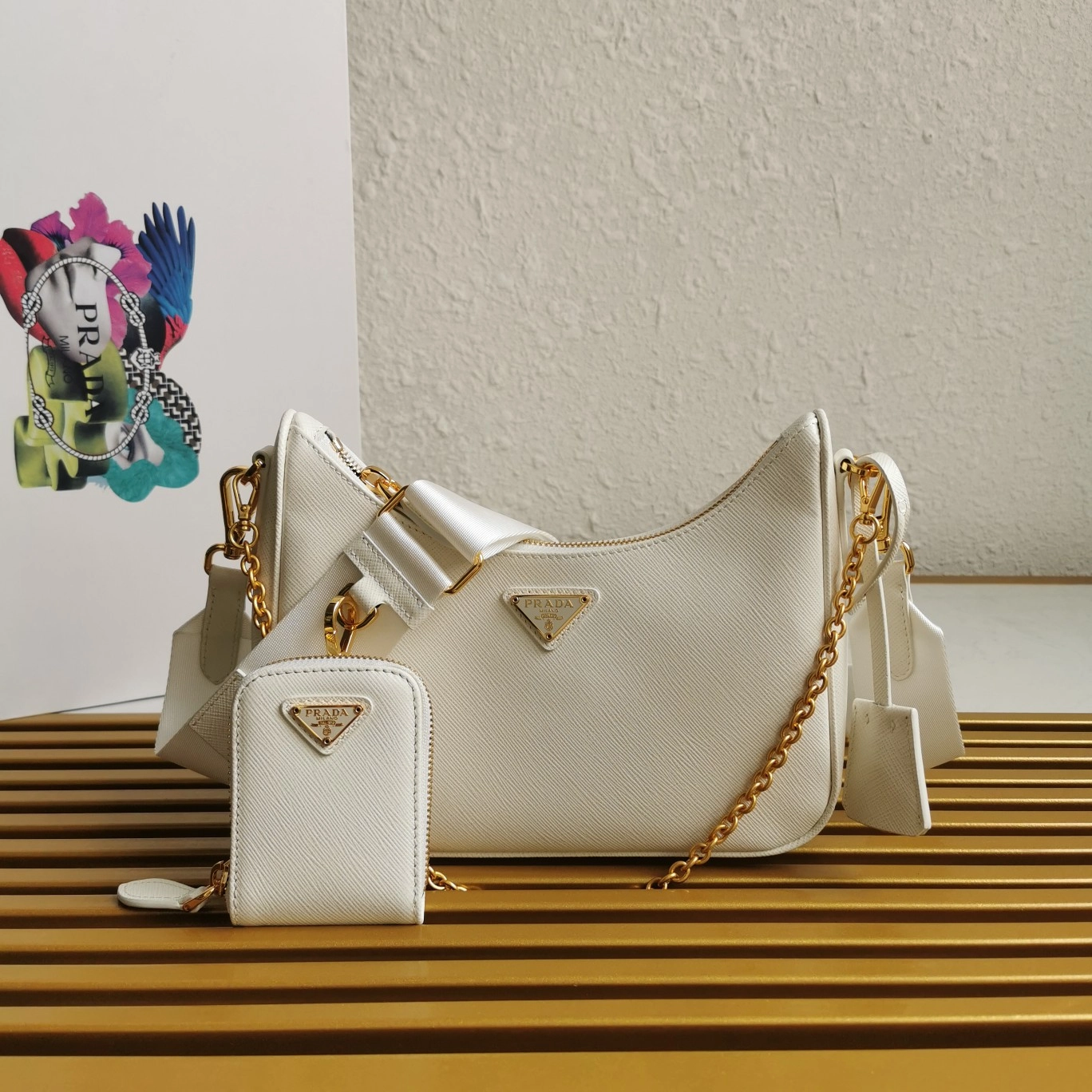 プラダ「Prada」ナイロン ホーボー ショルダーバッグ