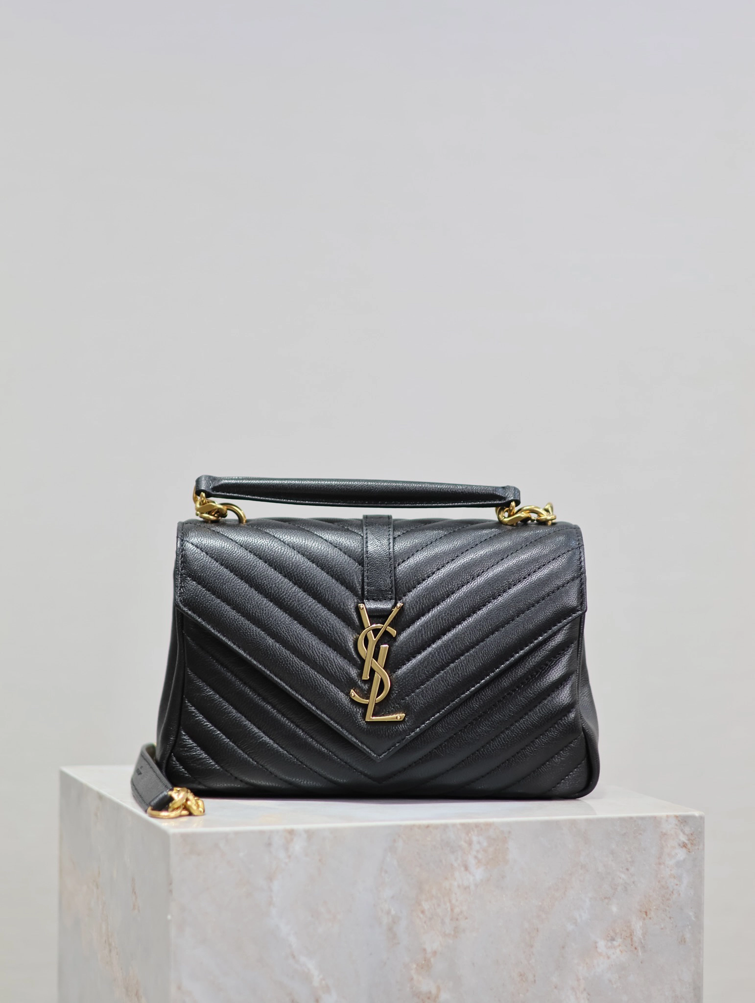 サンローラン「Saint Laurent」メッセンジャーバッグ