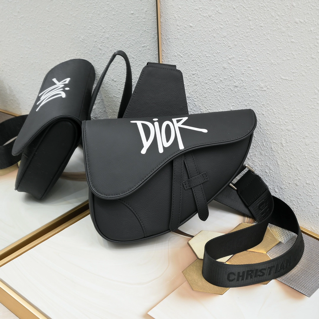 【大人気逸品】 ディオール サドルバッグ「saddle」