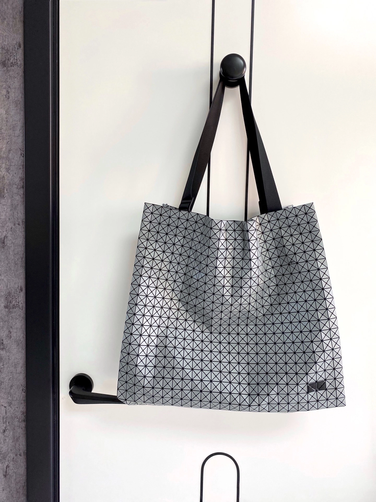 イッセイ・ミヤケ「Issey Miyake」シリコーン素材 通勤トートバッグ