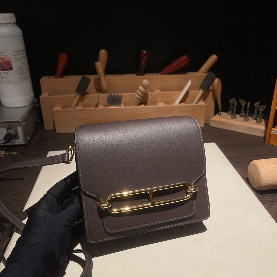 エルメス「Hermès」ルーリス 19 ショルダーバッグ「Roulis Bag」
