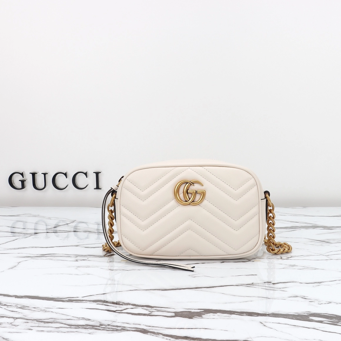 グッチ〔GGマーモント〕スモール カメラバッグ「GG Marmont Bag」