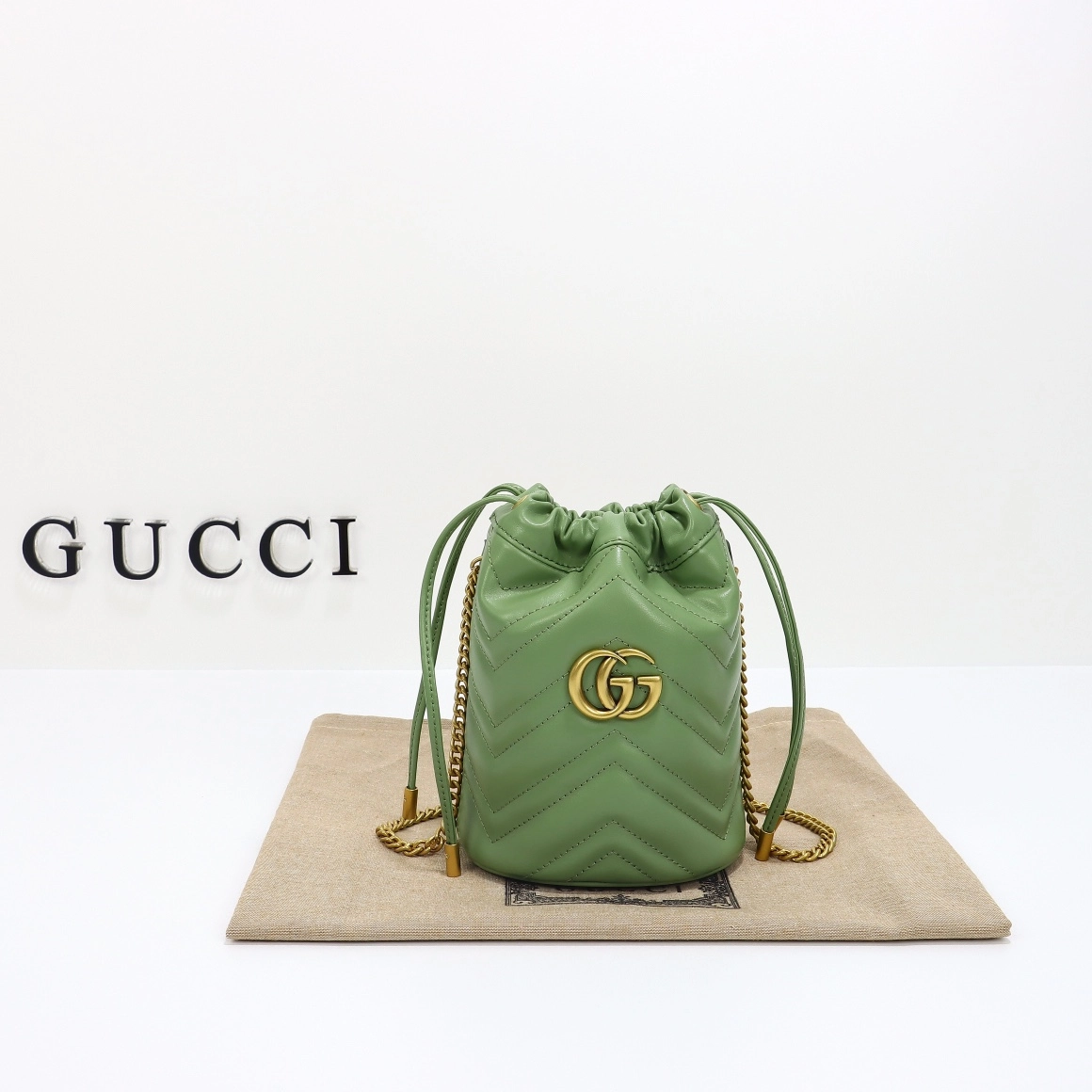 グッチ〔GGマーモント〕スモール バケットバッグ「GG Marmont Bag」