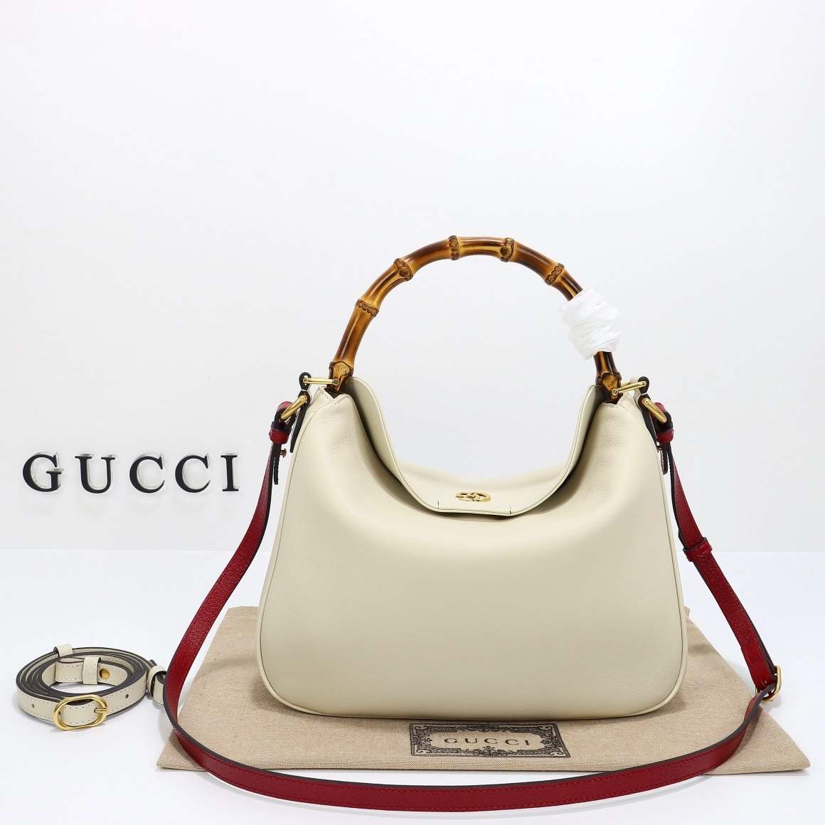 グッチ〔ダイアナ〕ミディアム ショルダーバッグ「Diana Bag」