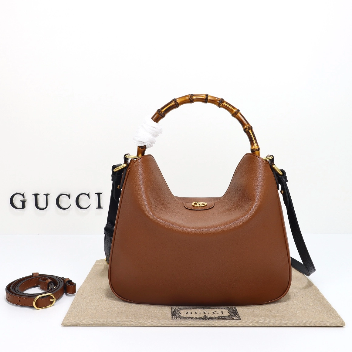 グッチ〔ダイアナ〕ミディアム ショルダーバッグ「Diana Bag」
