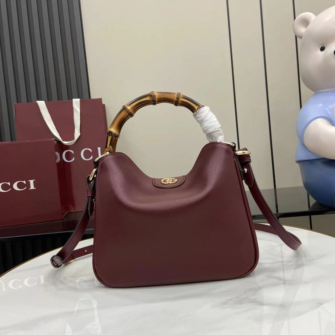 グッチ〔ダイアナ〕ミディアム ショルダーバッグ「Diana Bag」