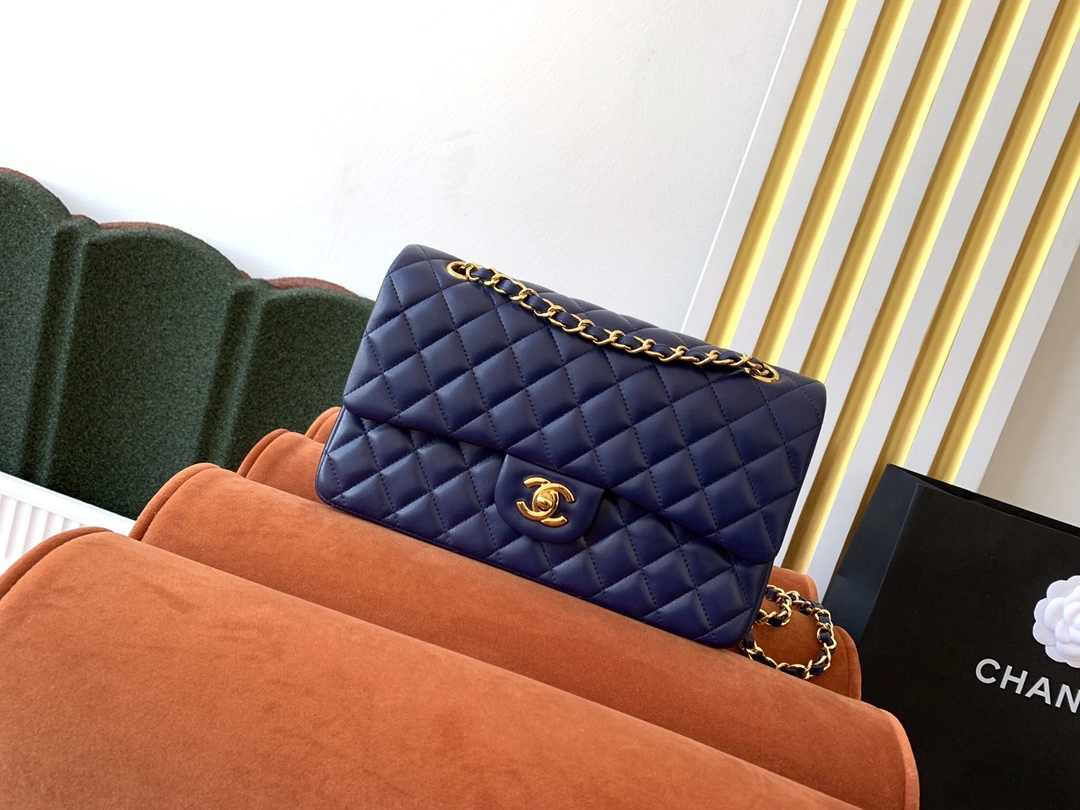 シャネル 11.12 クラシック ハンドバッグ「Flap Bag」