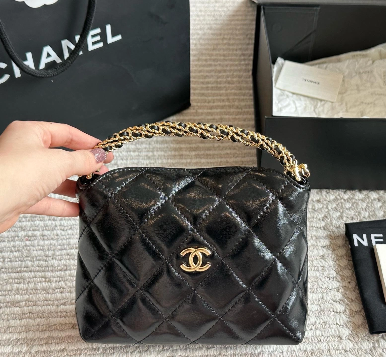 シャネル「Chanel」24b スモールスクエアバッグ