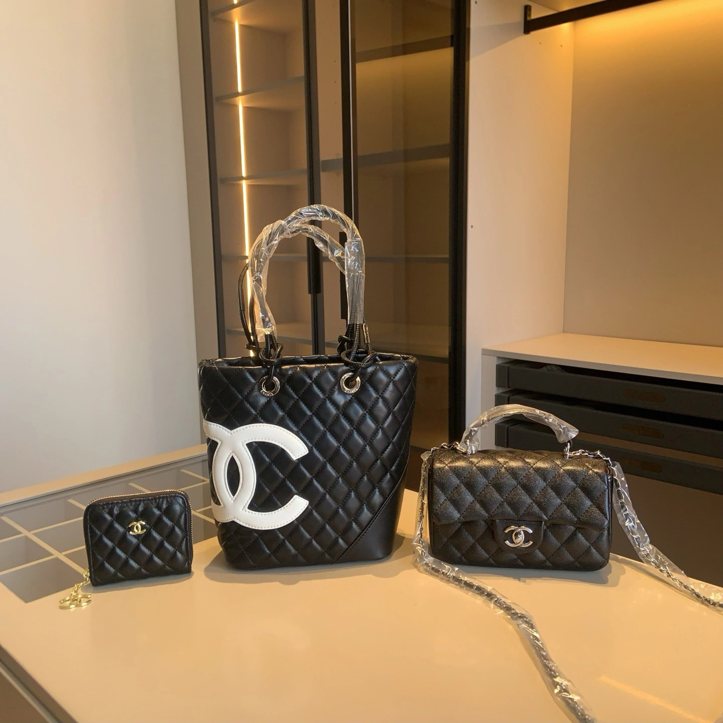 「シャネル」CHANEL 3 点セット トートバッグ+ハンドル付き CF バッグ+財布