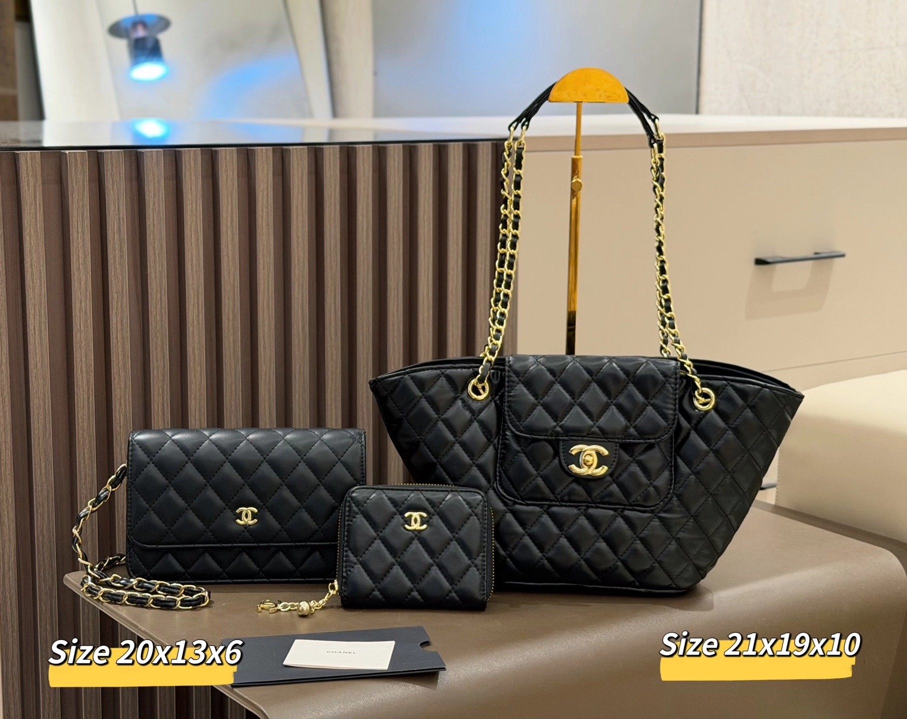 「シャネル」CHANEL ブラックレザー チェーントートバッグ+ウォレットチェーン+コインケース 3 点セット 限定セール 大人気販売中
