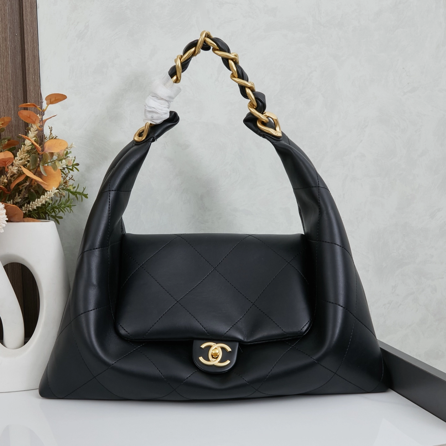 シャネル マキシ ホーボー バッグ「Hobo Bag」