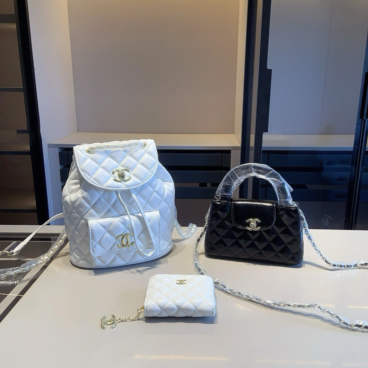 【シャネル最強 3 点セット】バックパック + ミニハンドバッグ + 財布が勢揃い!今だけ超特価!