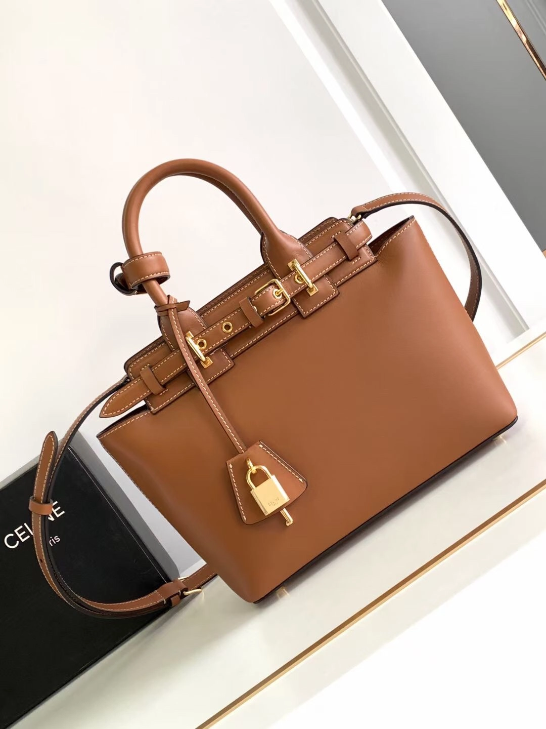 セリーヌ「Celine」CONTI 柔软牛皮革ハンドバッグ
