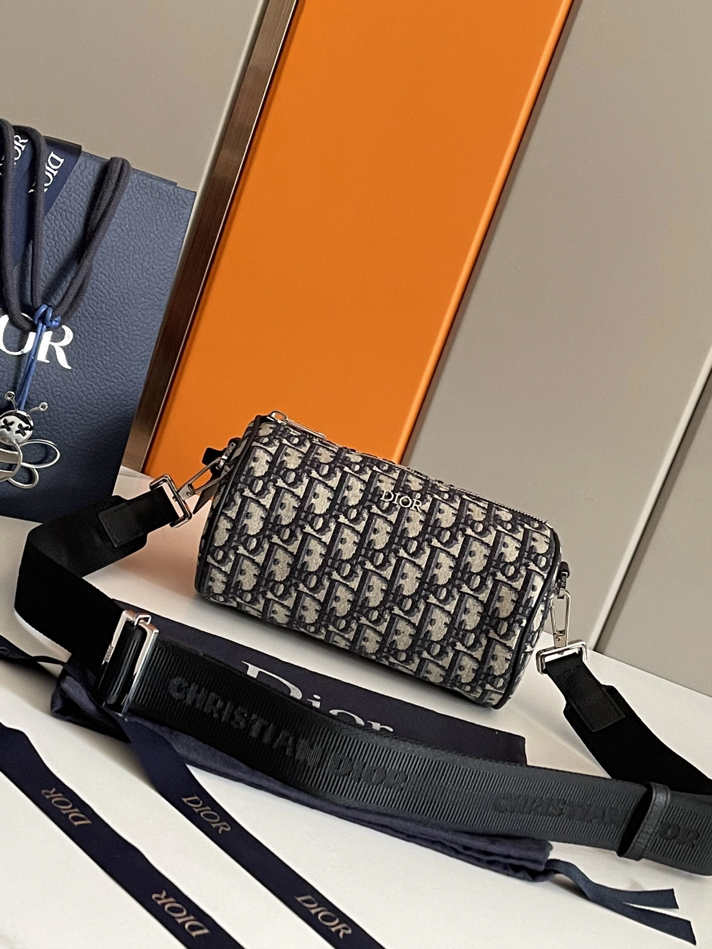 ディオール「Dior」Oblique Roller Bag ハンドバッグ