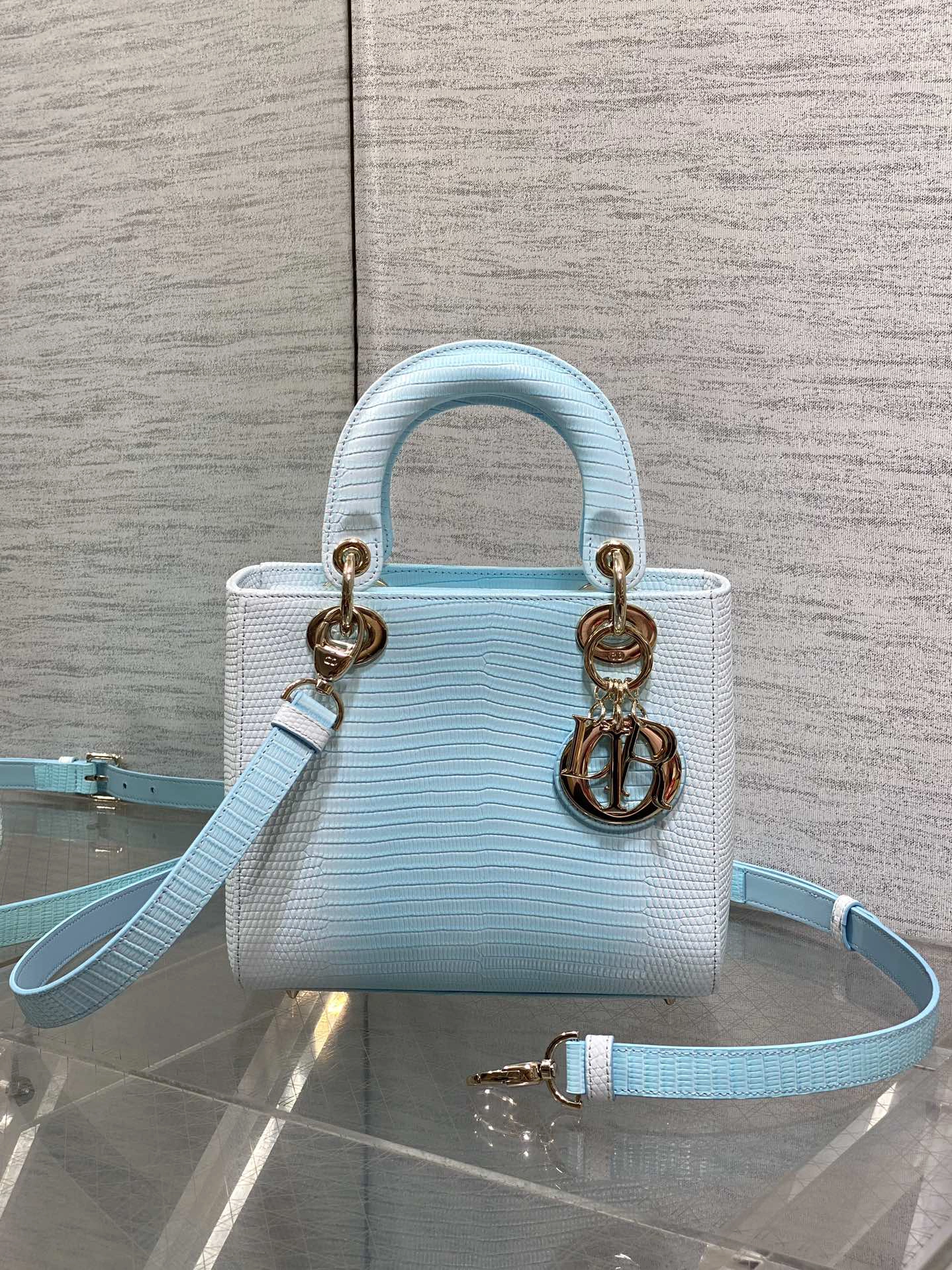 ディオール「Dior」レディ ディオール クアトロ エキゾチックリザードレザー スペシャルエディションバッグ