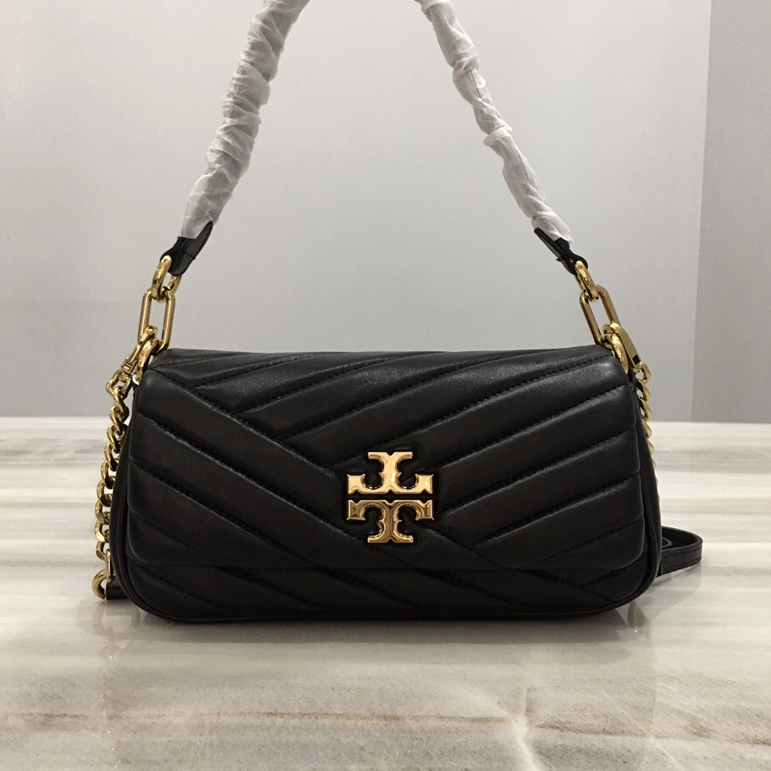 トリー バーチ「Tory Burch」 KIRA 菱目キルティング アンダーアームバッグ