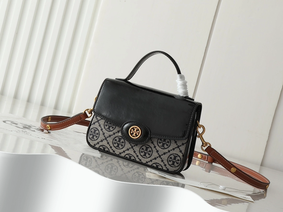 トリー バーチ「Tory Burch」Tofu ショルダーバッグ