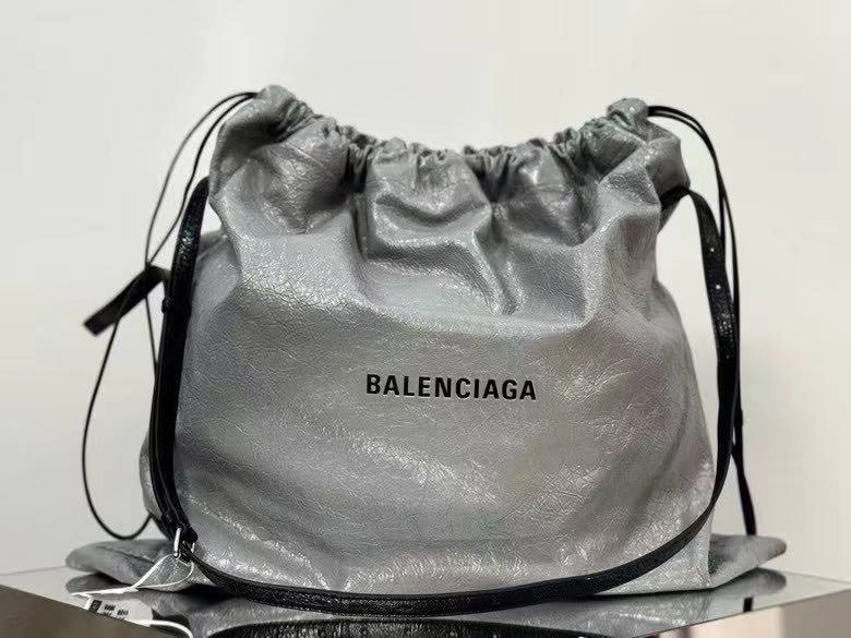 バレンシアガ「Balenciaga」SHOPPER DUSTBAG レザートラッシュポーチ