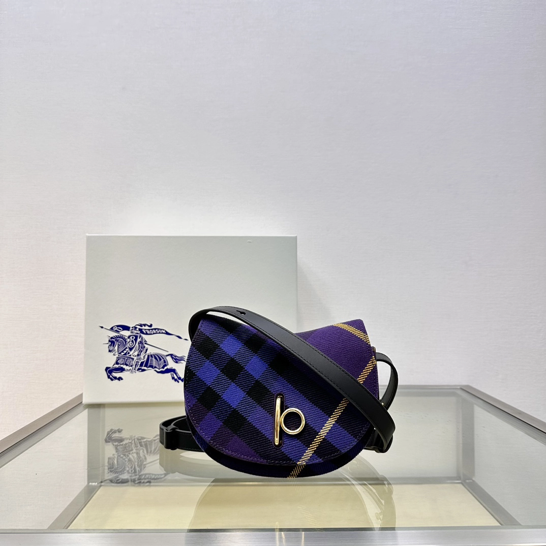 バーバリー「Burberry」ストラクチャードバッグ