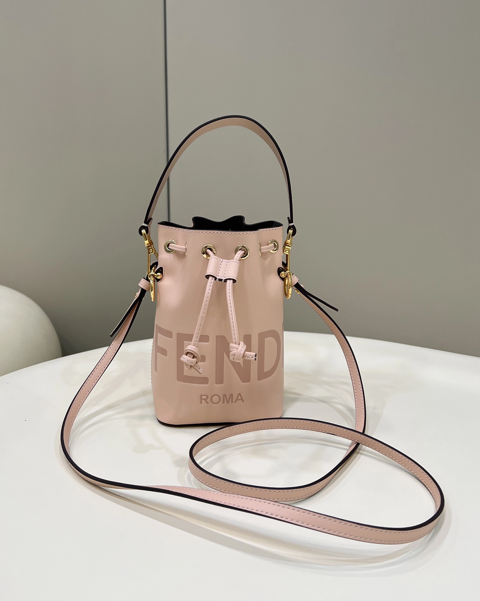 フェンディ「Fendi」Mon Tresor ミニバケットバッグ