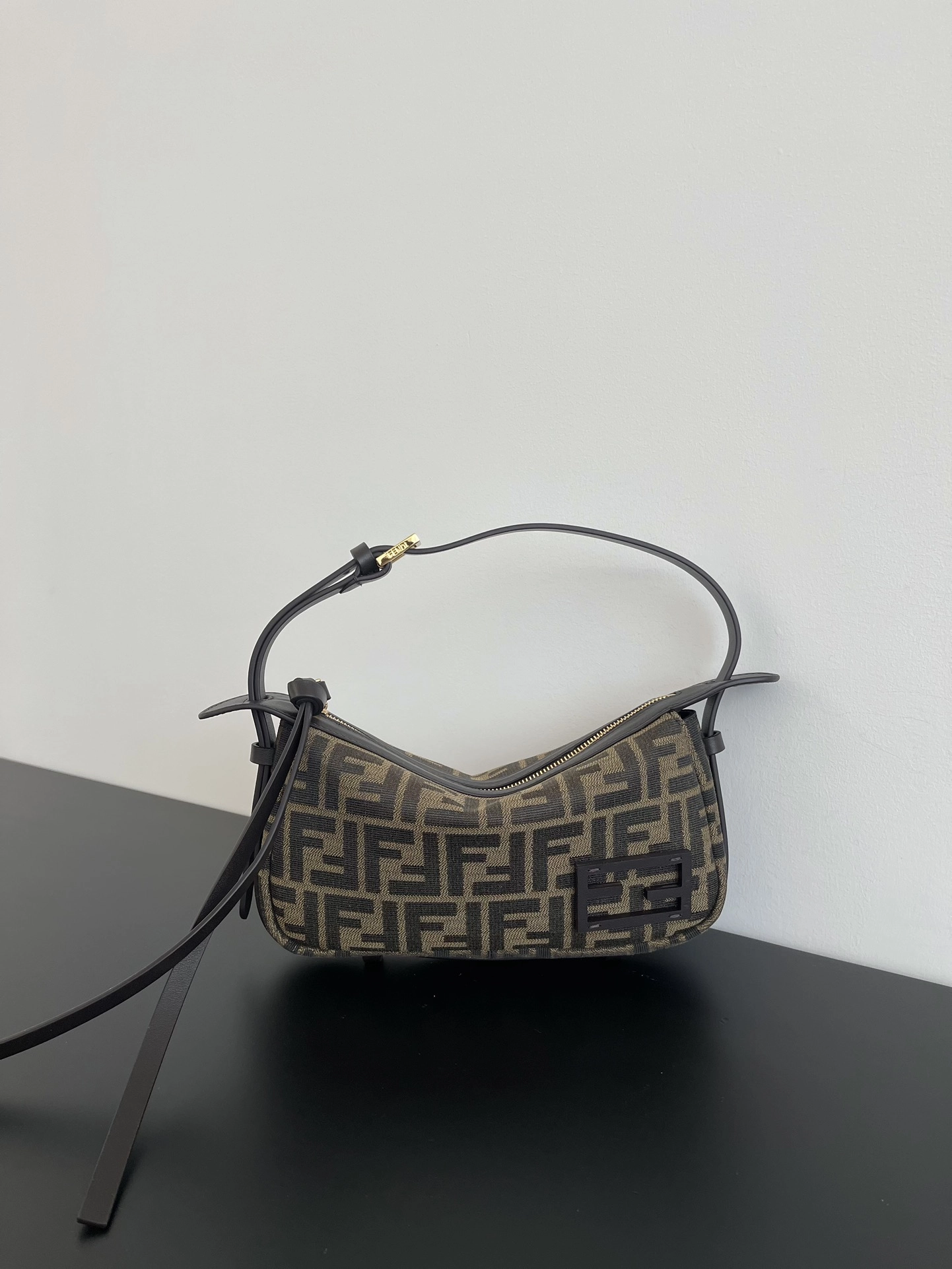 フェンディ「Fendi」Simply ミニ ショルダーバッグ