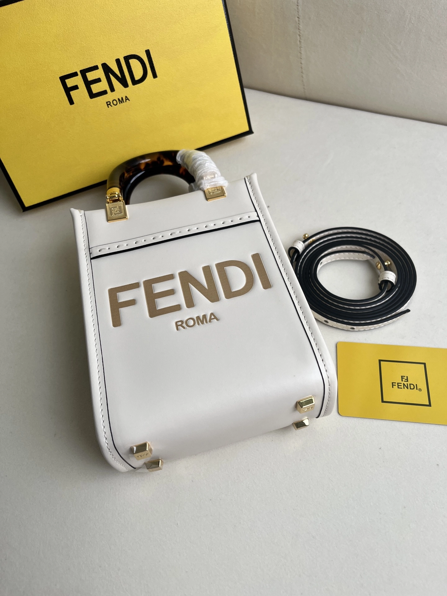 フェンディ「Fendi」Sunshine ミニ レザー ハンドバッグ