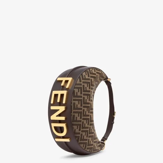 フェンディ「Fendi」「CLASSY」雑誌2023年3月号掲載!山本美月さん同項 のFendigraphyバッグ 日本で大人気!男女兼用★完売続出
