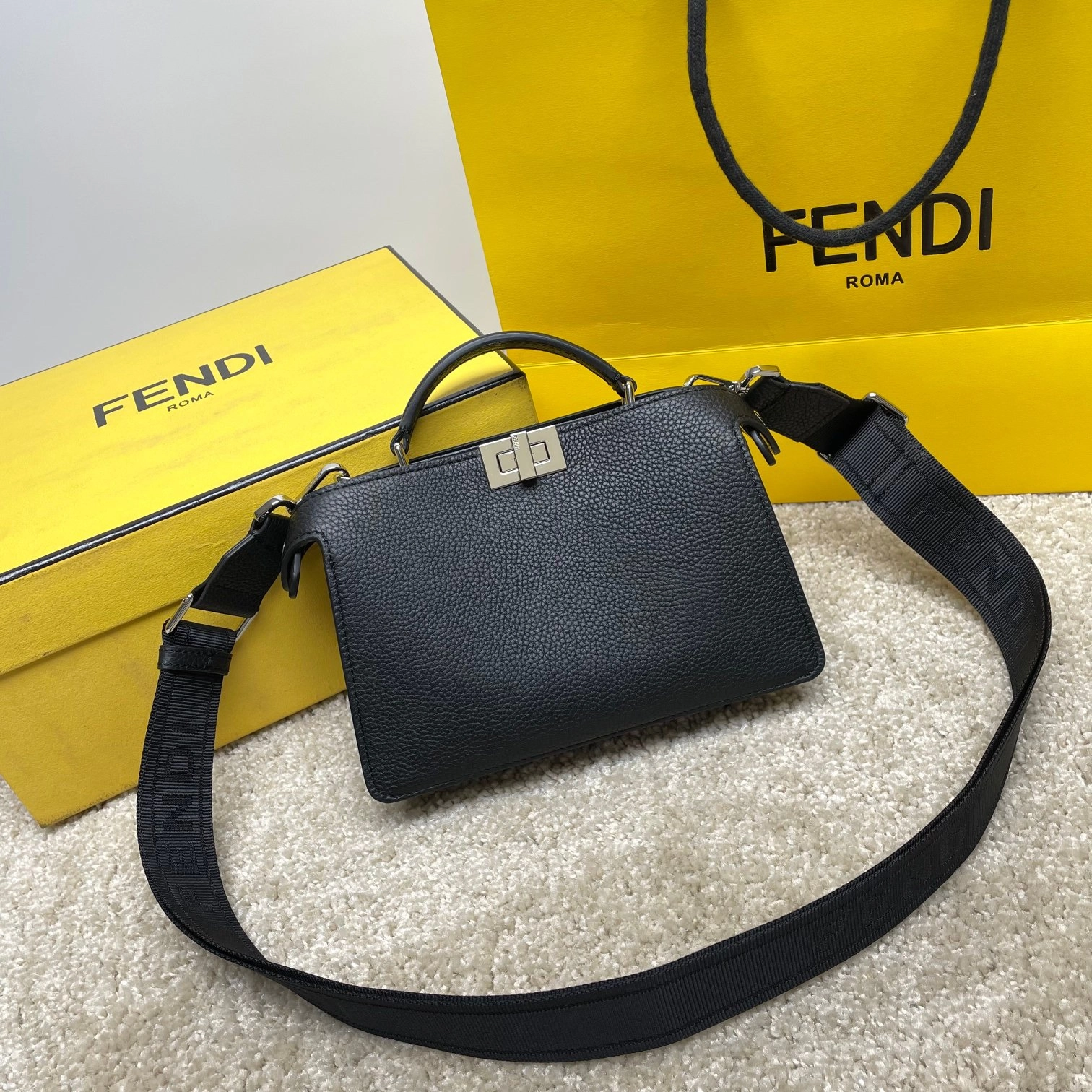 フェンディ「Fendi」高級メンズショルダーバッグイタリアハンドバッグ