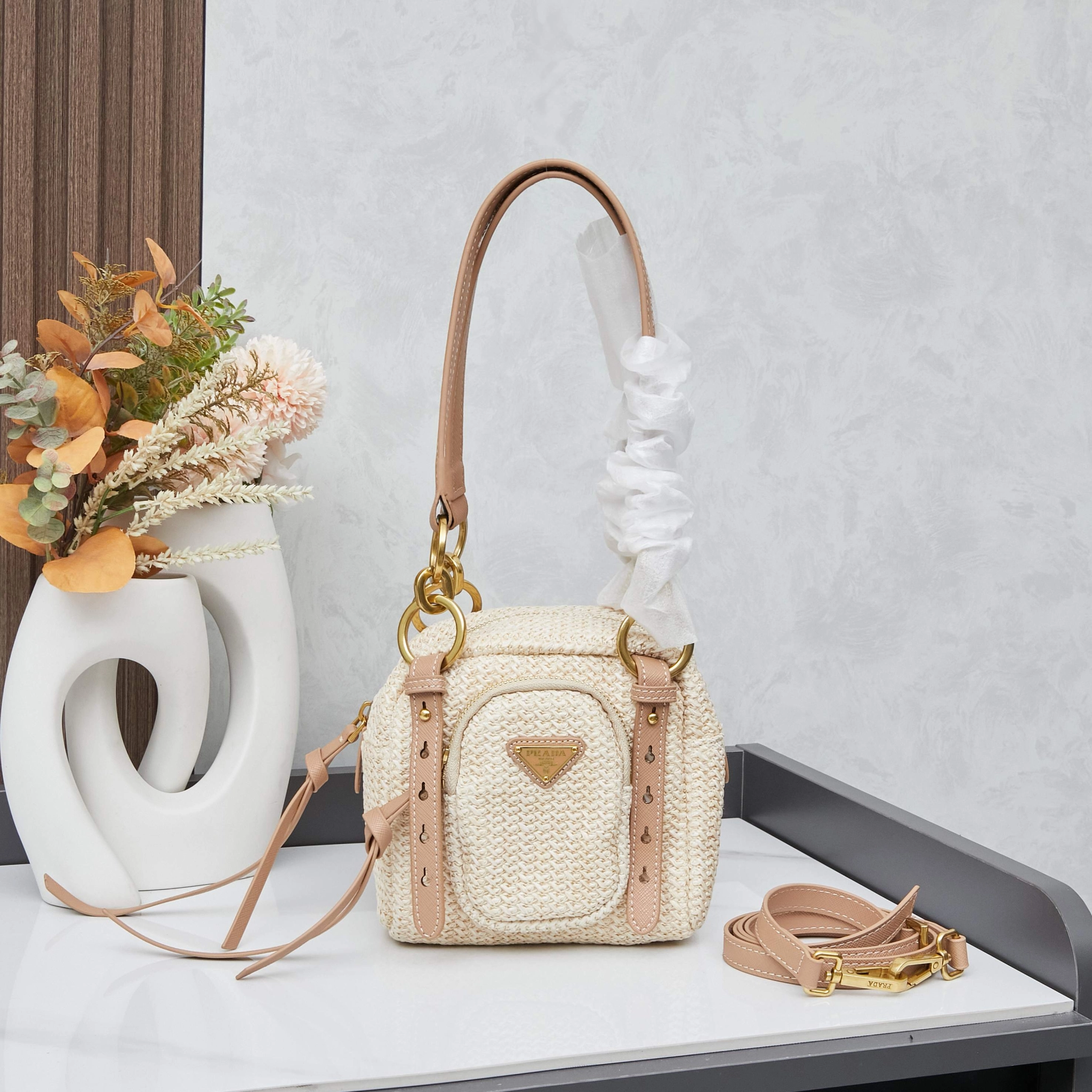 プラダ「Prada」 ブレードバッグ 2538 ショルダーバッグ