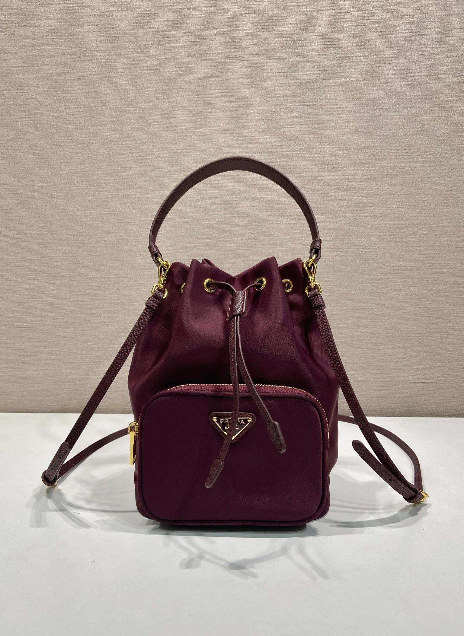 プラダ「Prada」Duet バケットバッグ