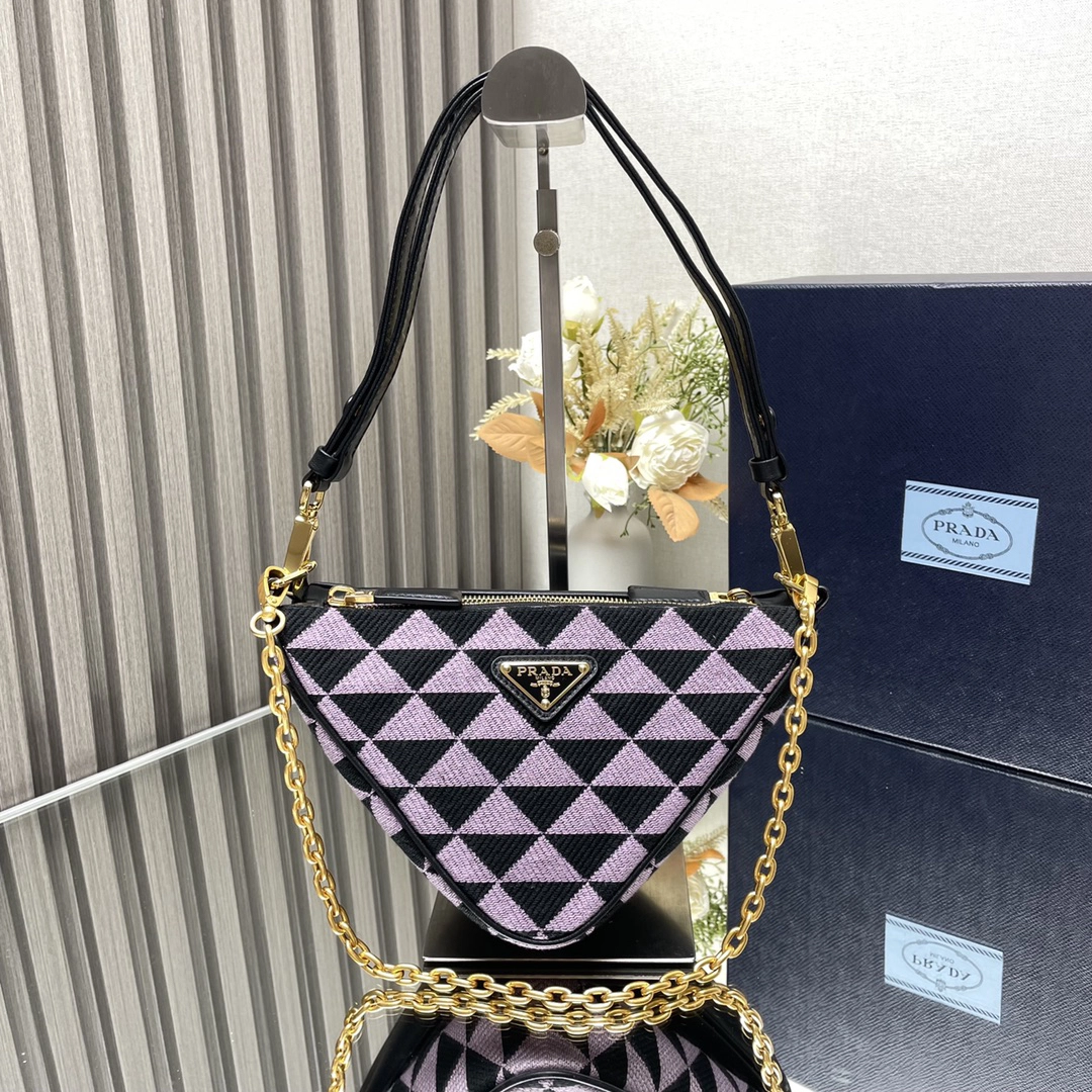 プラダ「Prada」ツイン トライアングル ハンドバッグ