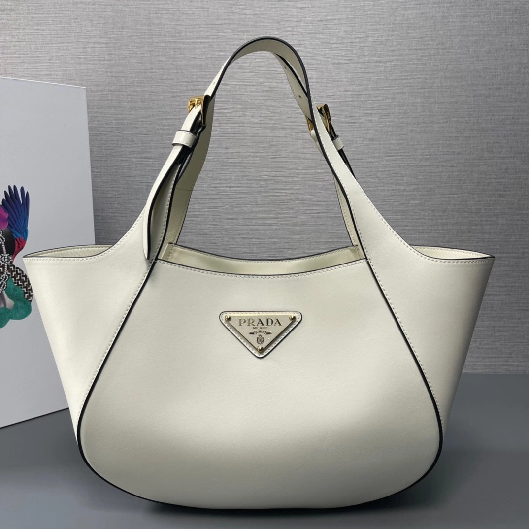 プラダ「Prada」トートバッグ レザー ハンドバッグ