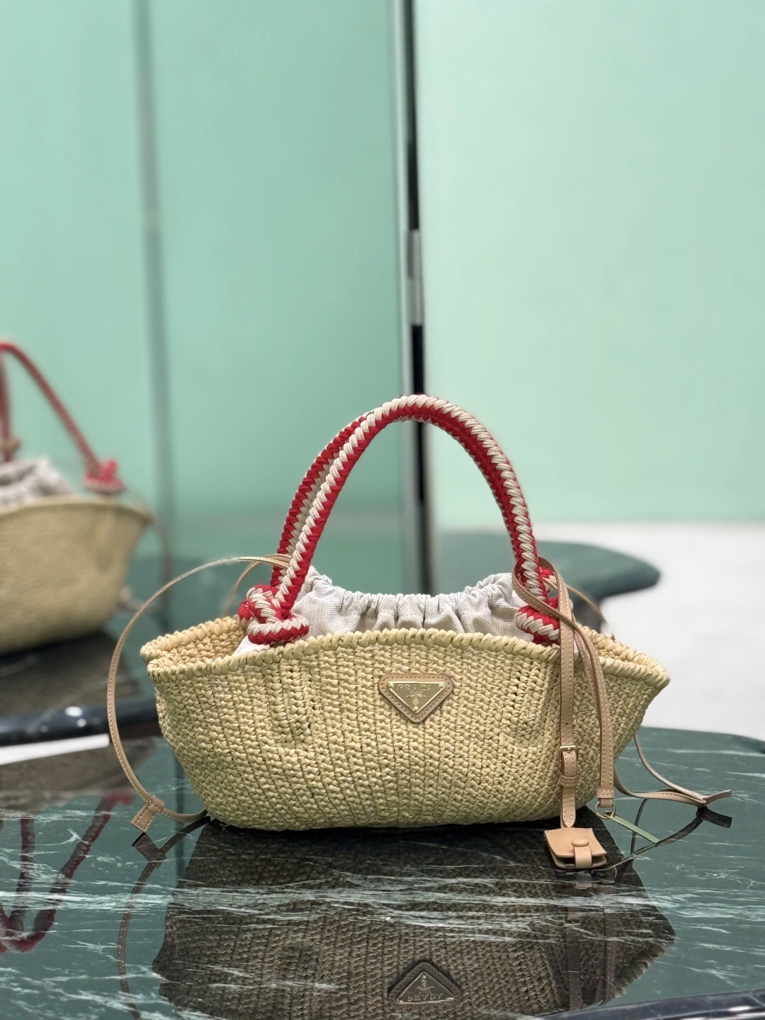 プラダ「Prada」ハンドメイドクロシェバッグ