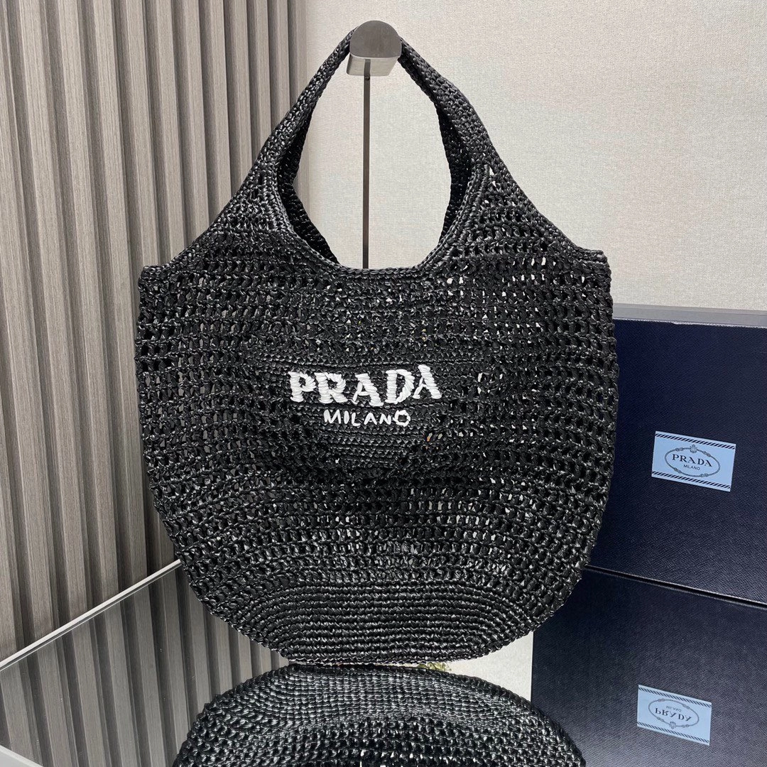 プラダ「Prada」ラフィアトートバッグ サマーコレクション