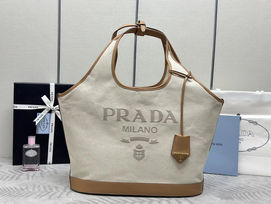 プラダ「Prada」リネンブレンド ラージトートバッグ