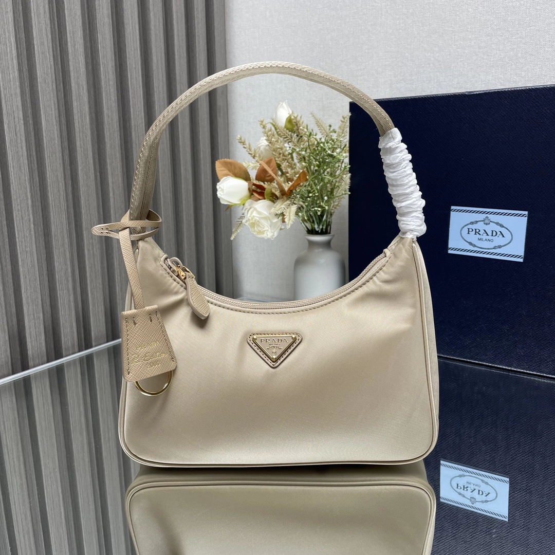 プラダ「Prada」レディースホボショルダーバッグ