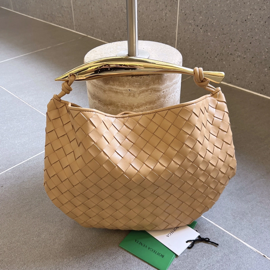 ボッテガ・ヴェネタ「Bottega Veneta」 サーディン レザートートバッグ